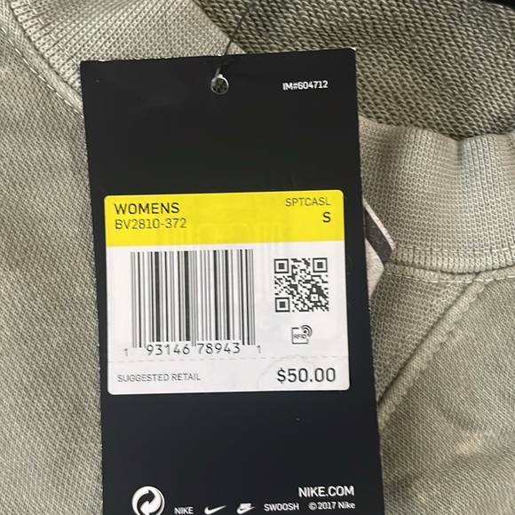 NWT Nike shirt - Picture 3 of 3